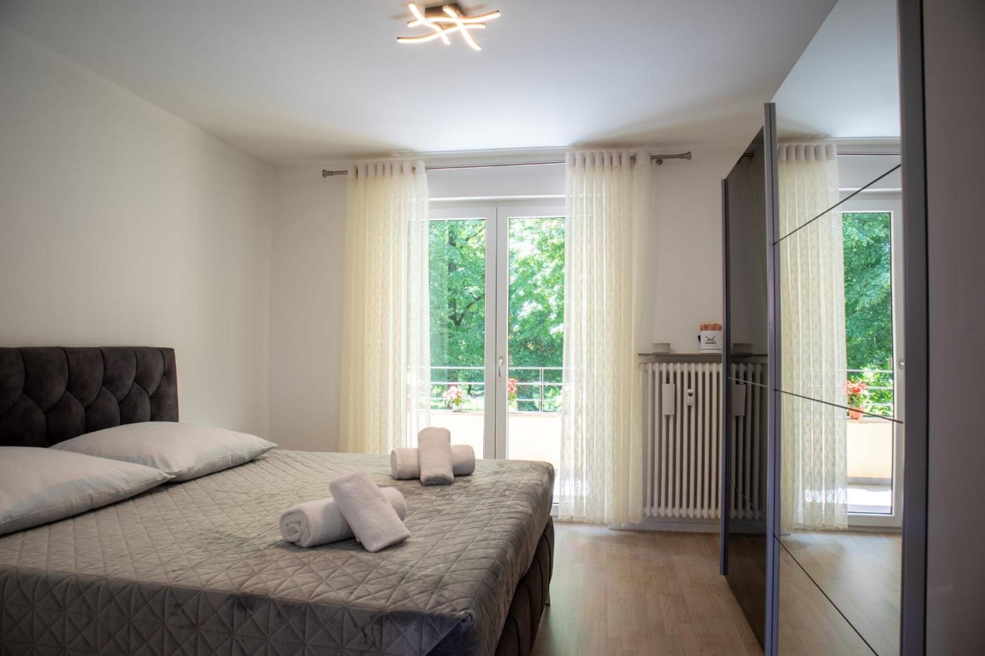 Mega Lux Apartment Esslingen am Neckar Eksteriør billede